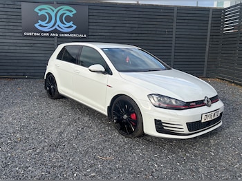 Volkswagen - Golf
