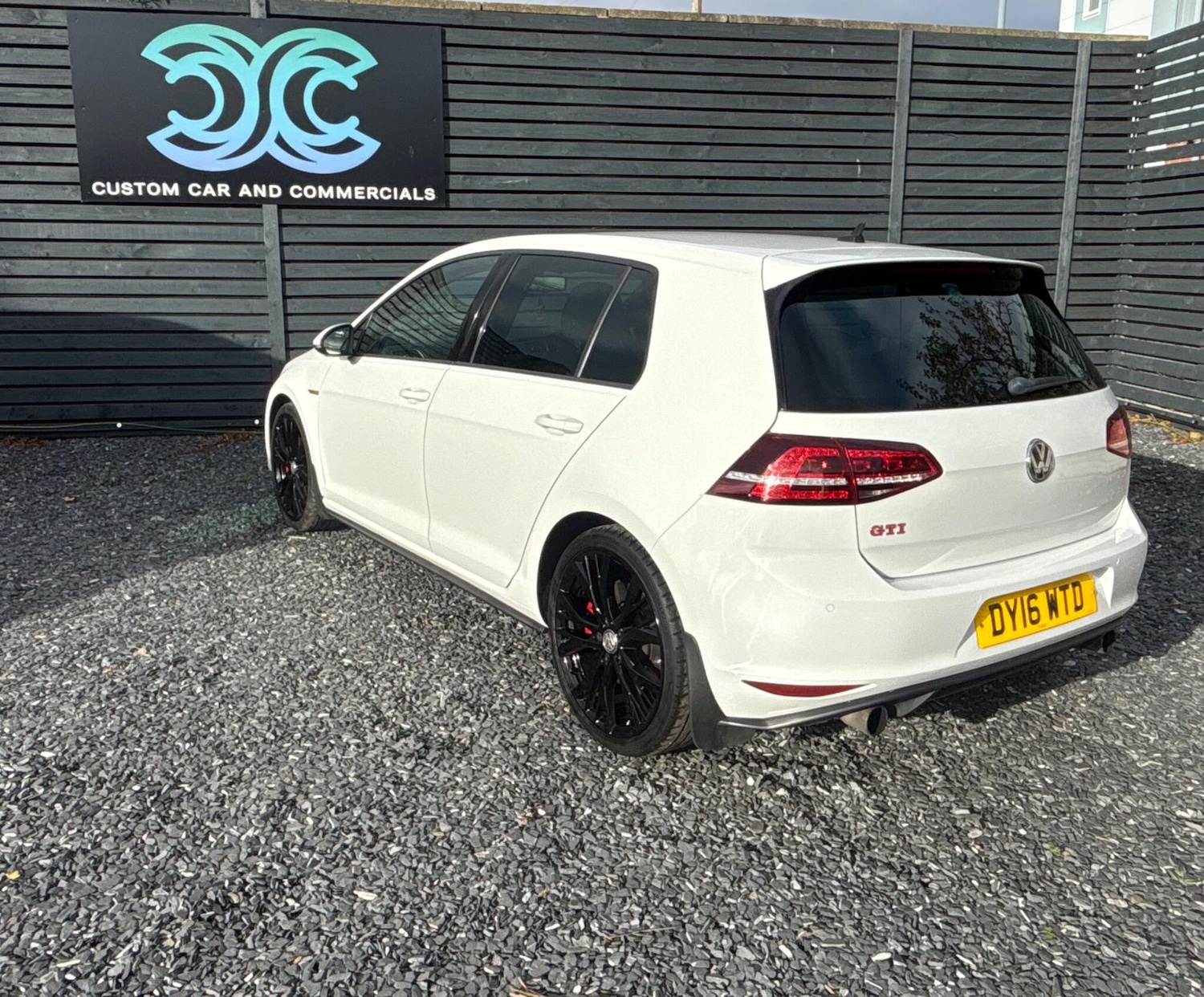 Used Volkswagen Golf 2016 for sale - 76539077: Photo 2