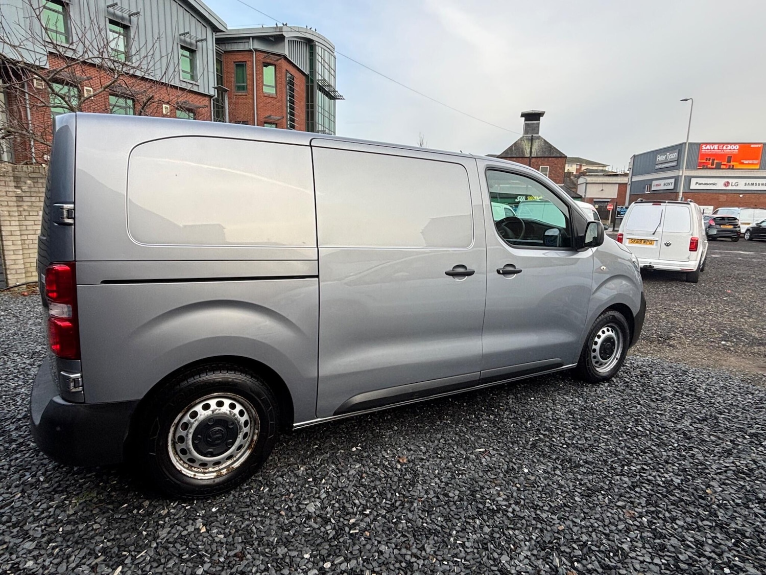 Used Vauxhall Vivaro 2021 for sale - 77143462: Photo 2