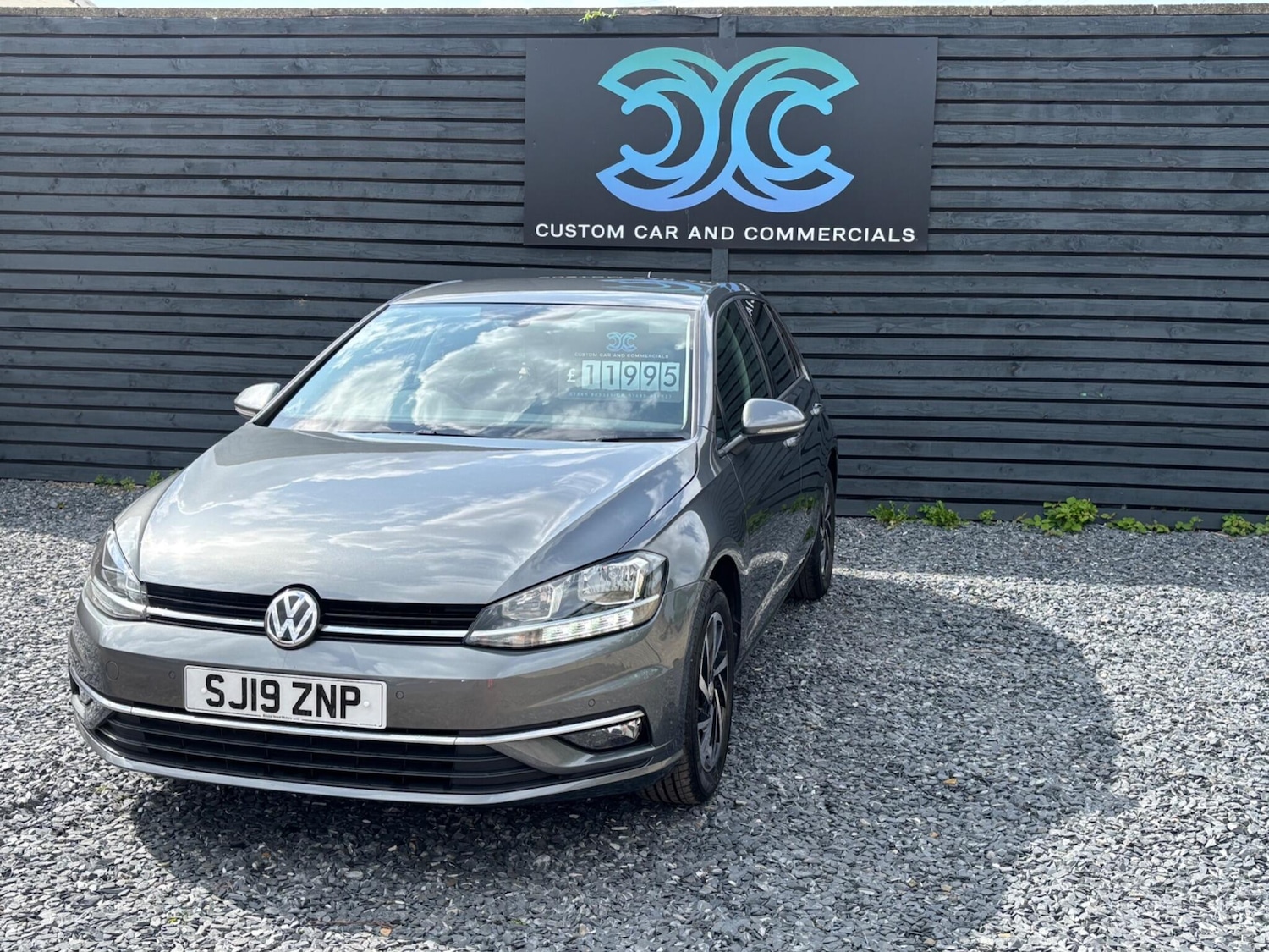Used Volkswagen Golf 2019 for sale - 76409512: Photo 2