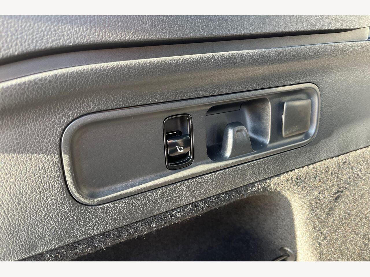 Used Mercedes-Benz GLC 2025 for sale - 76680122: Photo 18