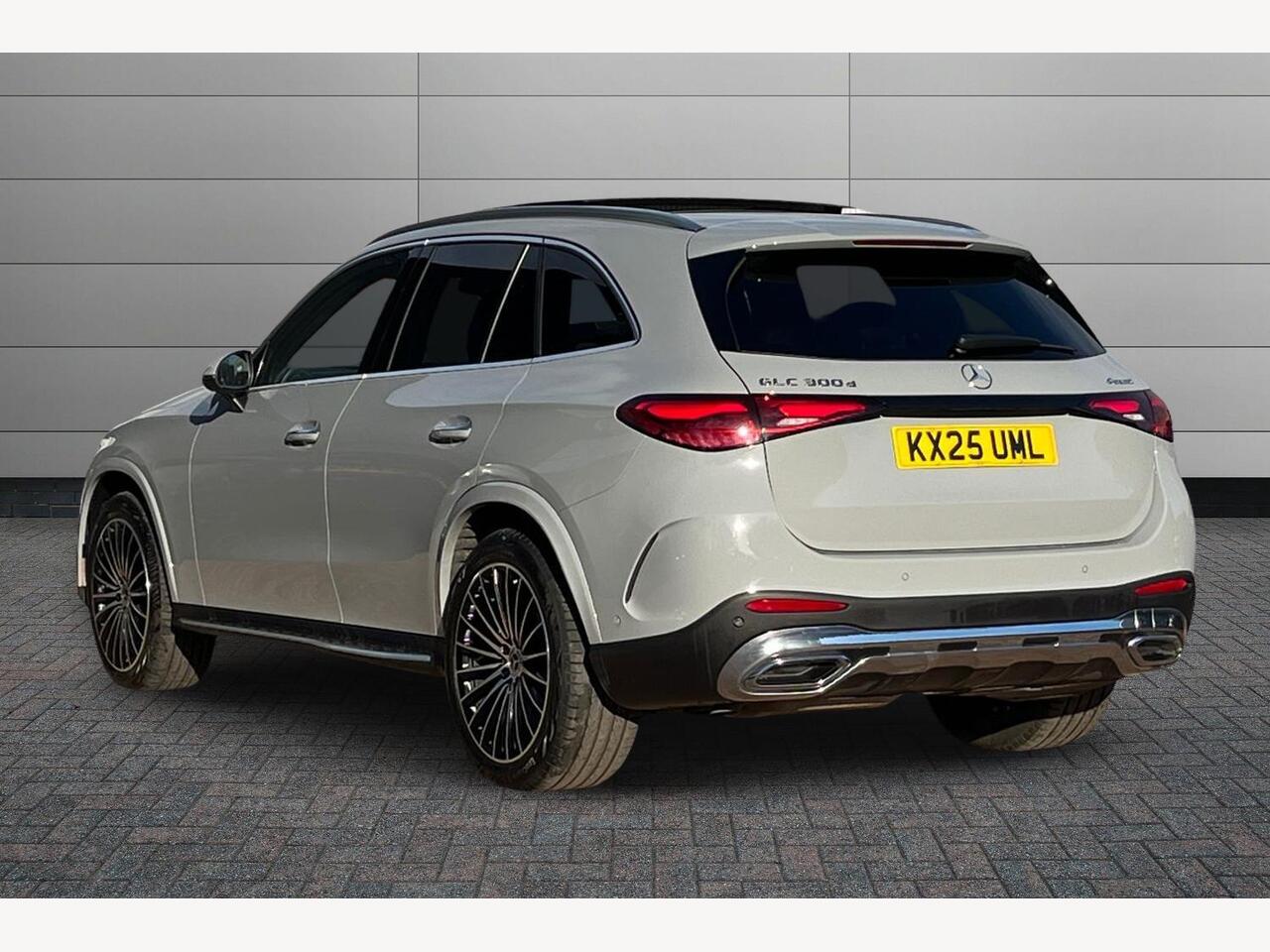 Used Mercedes-Benz GLC 2025 for sale - 76680122: Photo 2