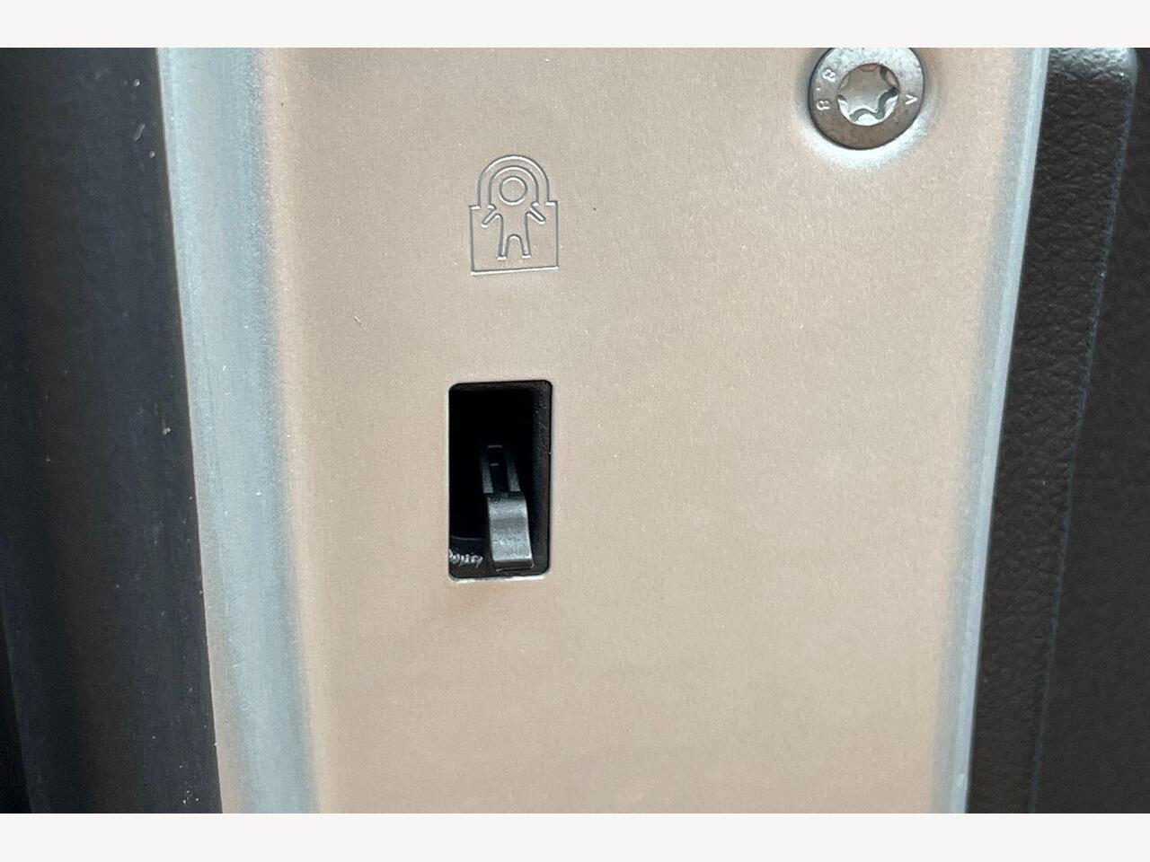 Used Mercedes-Benz GLB 2023 for sale - 76676217: Photo 18