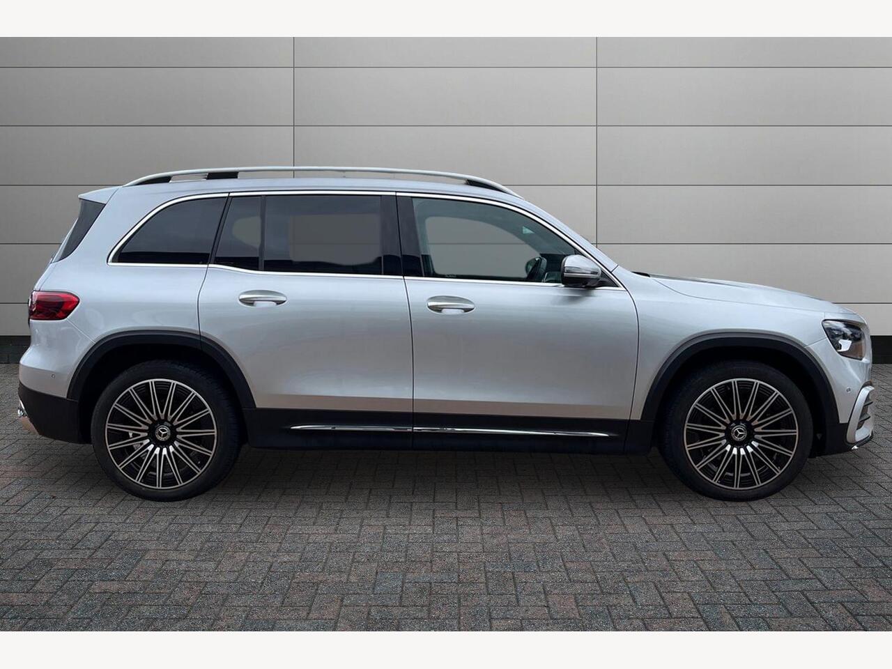 Used Mercedes-Benz GLB 2023 for sale - 76676217: Photo 5