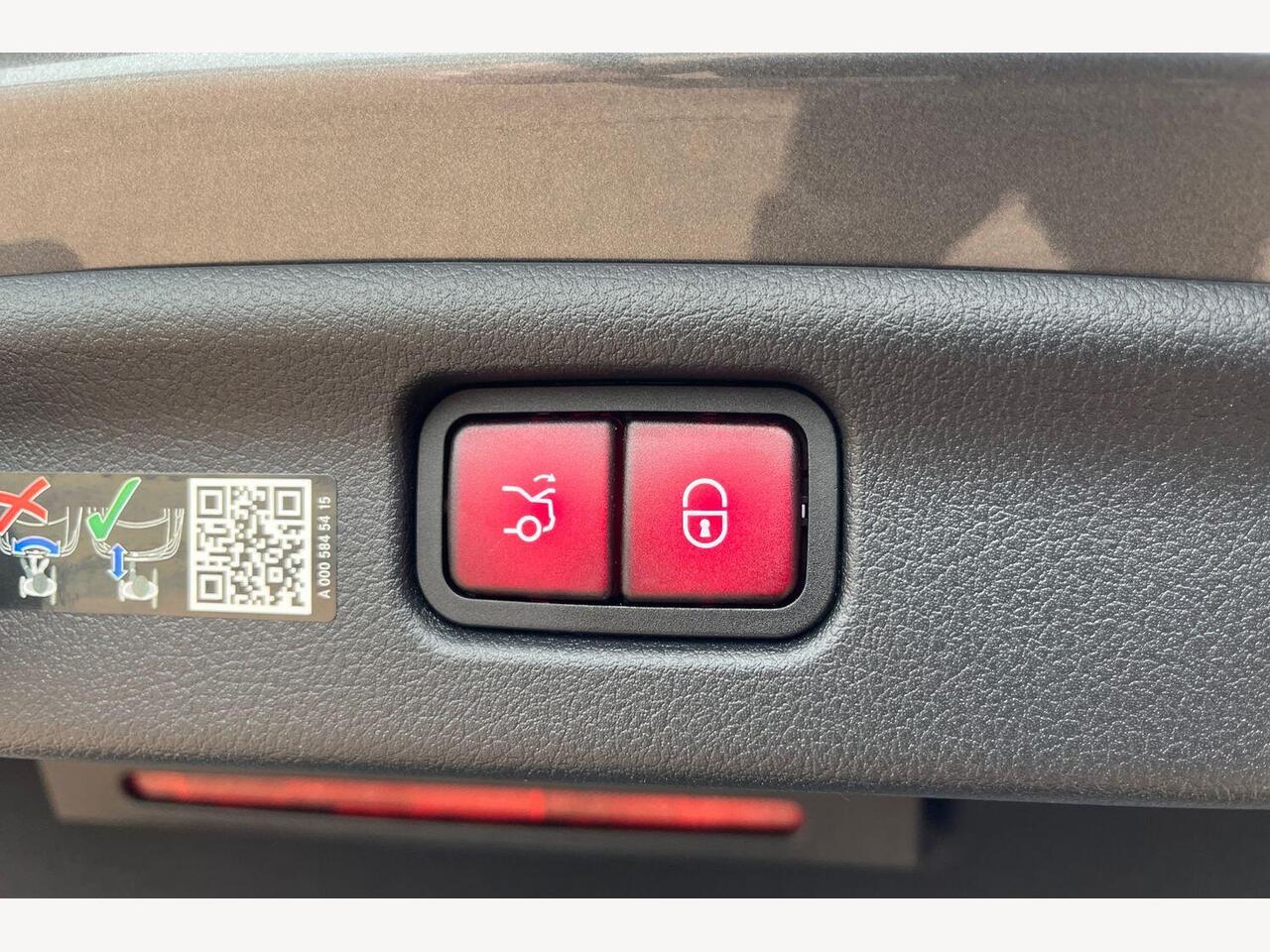 Used Mercedes-Benz C Class 2024 for sale - 76677376: Photo 17