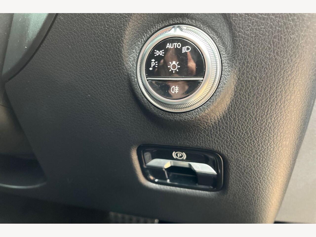 Used Mercedes-Benz C Class 2024 for sale - 76677376: Photo 25