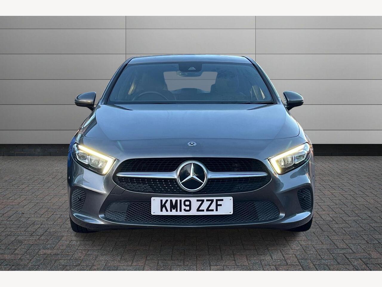 Used Mercedes-Benz A-Class 2019 for sale - 76673817: Photo 2