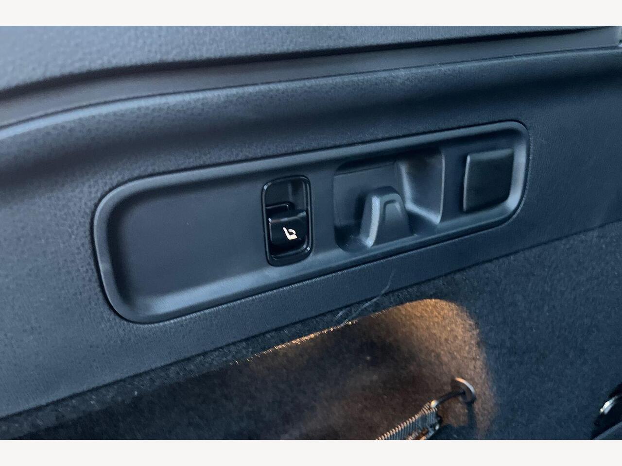 Used Mercedes-Benz GLC 2025 for sale - 77280881: Photo 17