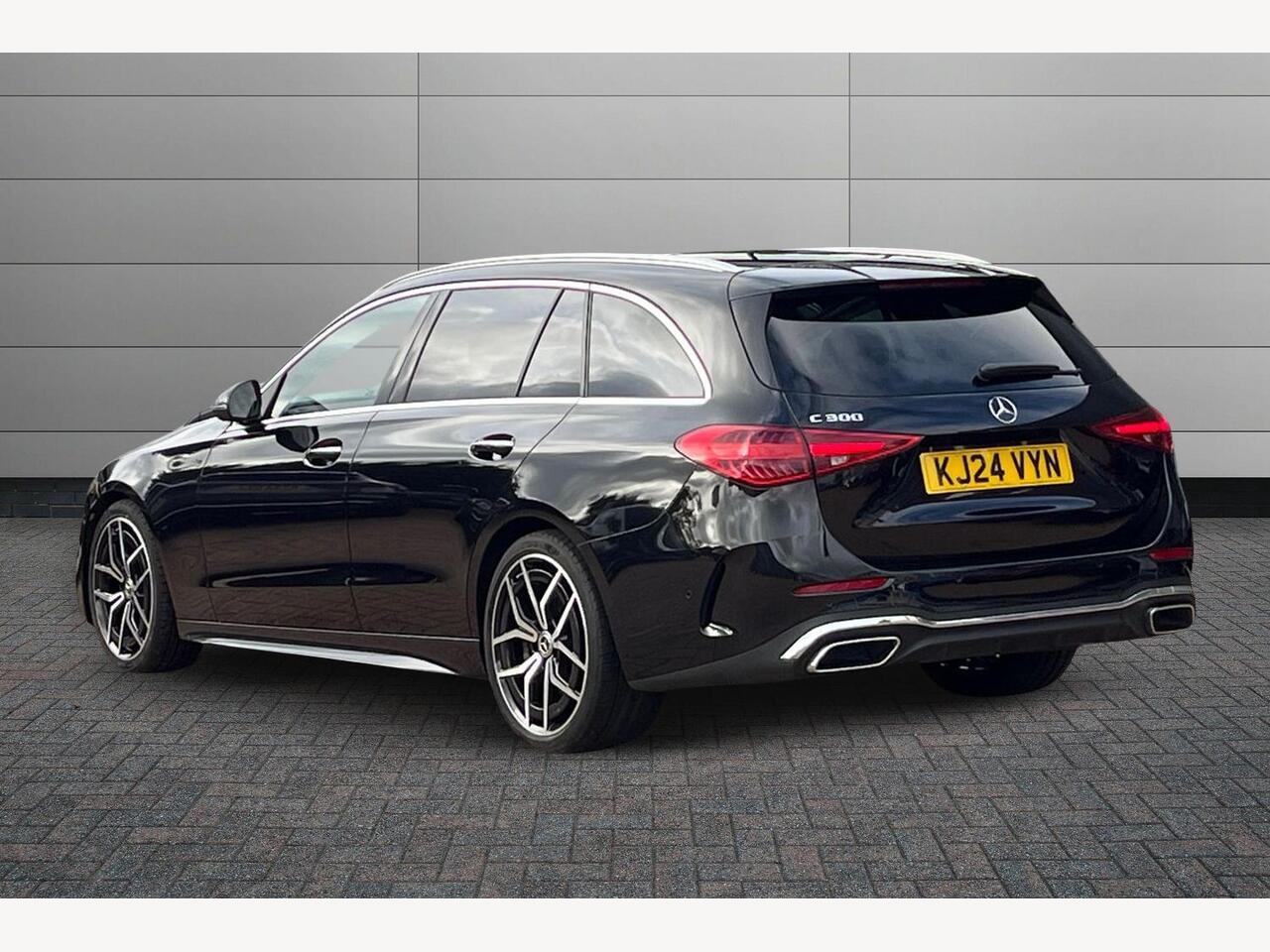 Used Mercedes-Benz C Class 2024 for sale - 77157652: Photo 2