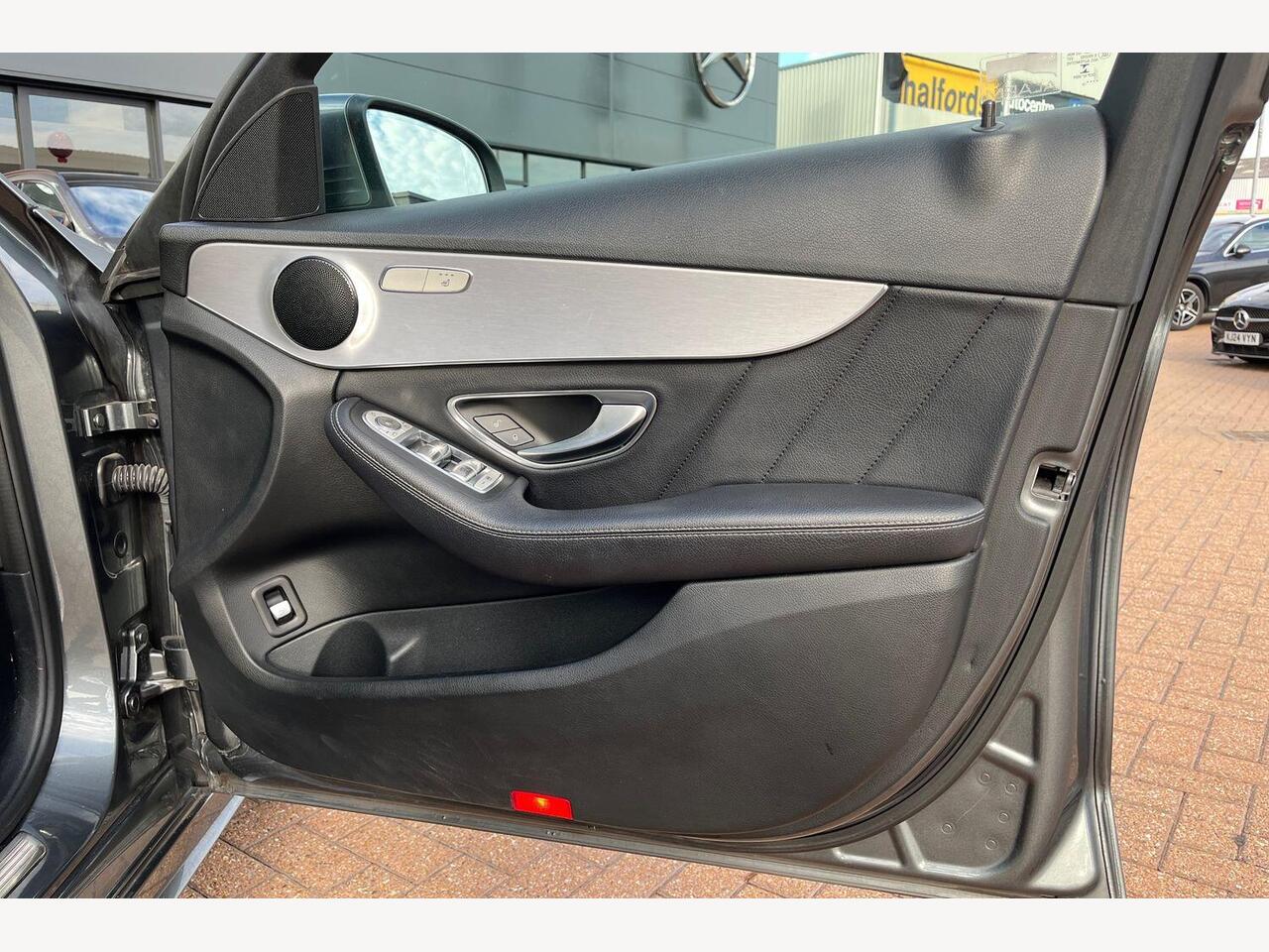 Used Mercedes-Benz C Class 2019 for sale - 76673887: Photo 22