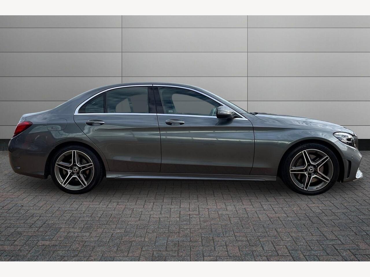 Used Mercedes-Benz C Class 2019 for sale - 76673887: Photo 3