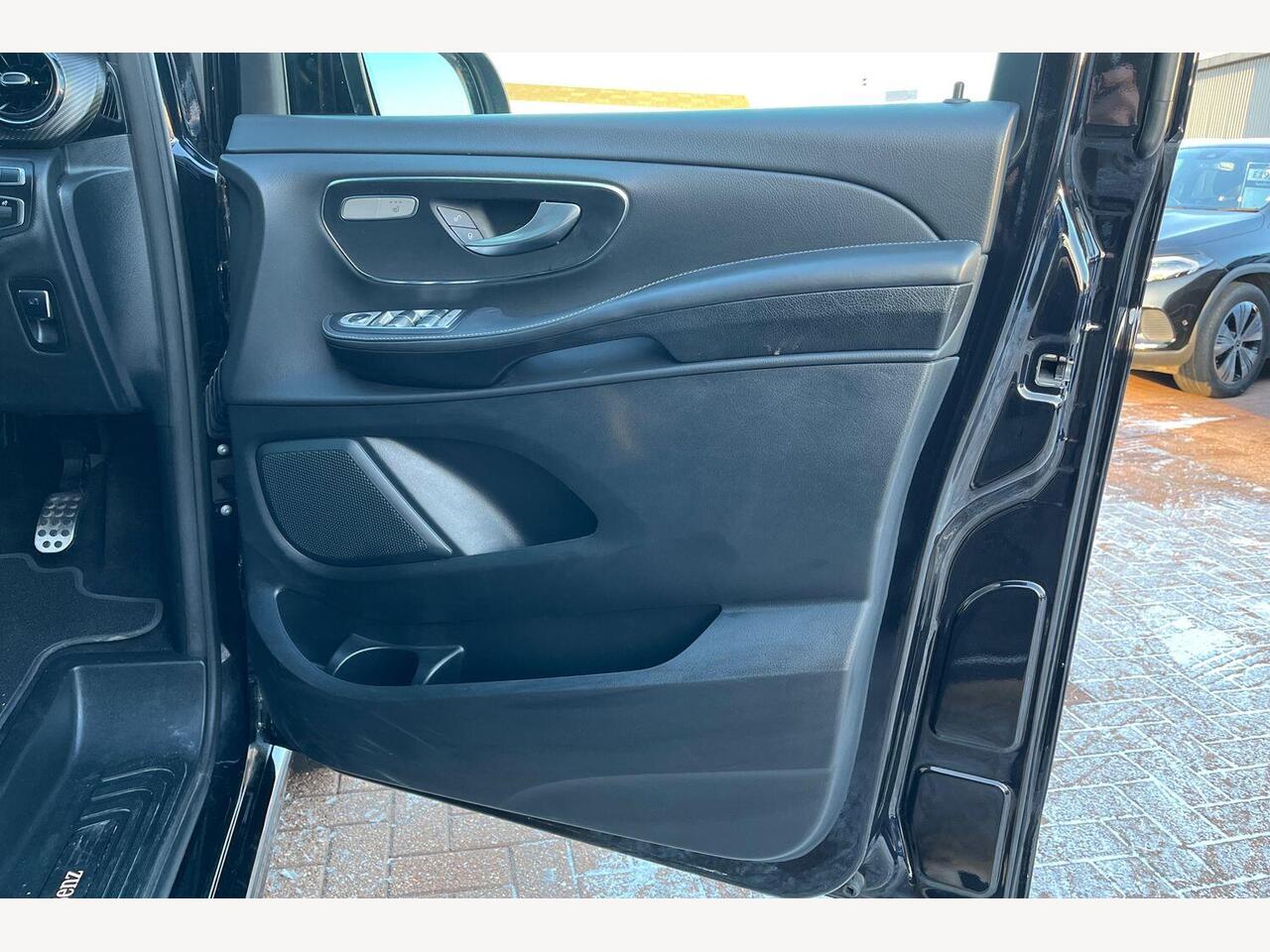 Used Mercedes-Benz V-Class 2024 for sale - 77855399: Photo 19