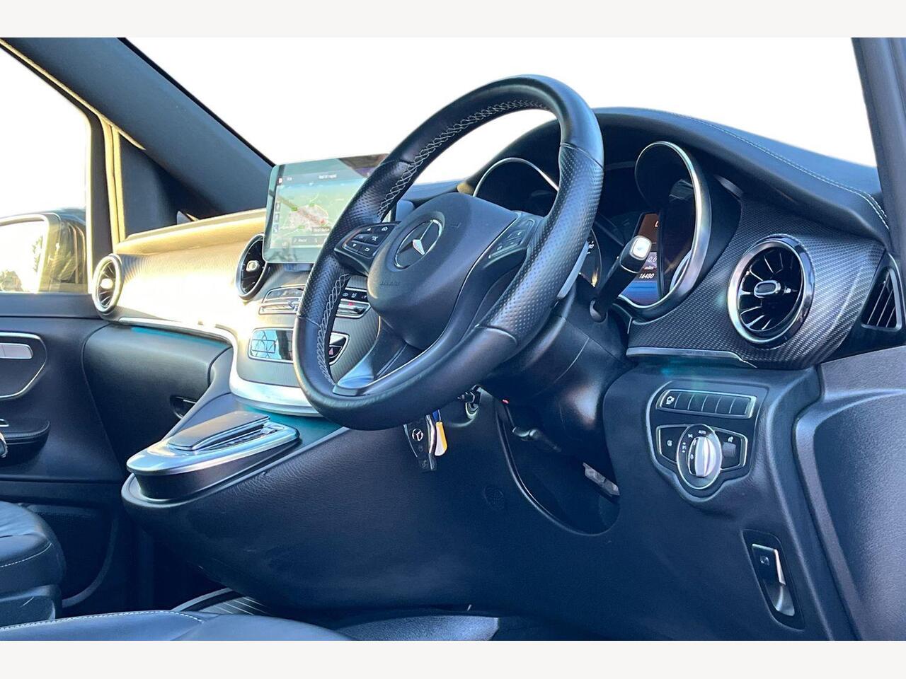 Used Mercedes-Benz V-Class 2024 for sale - 77855399: Photo 5