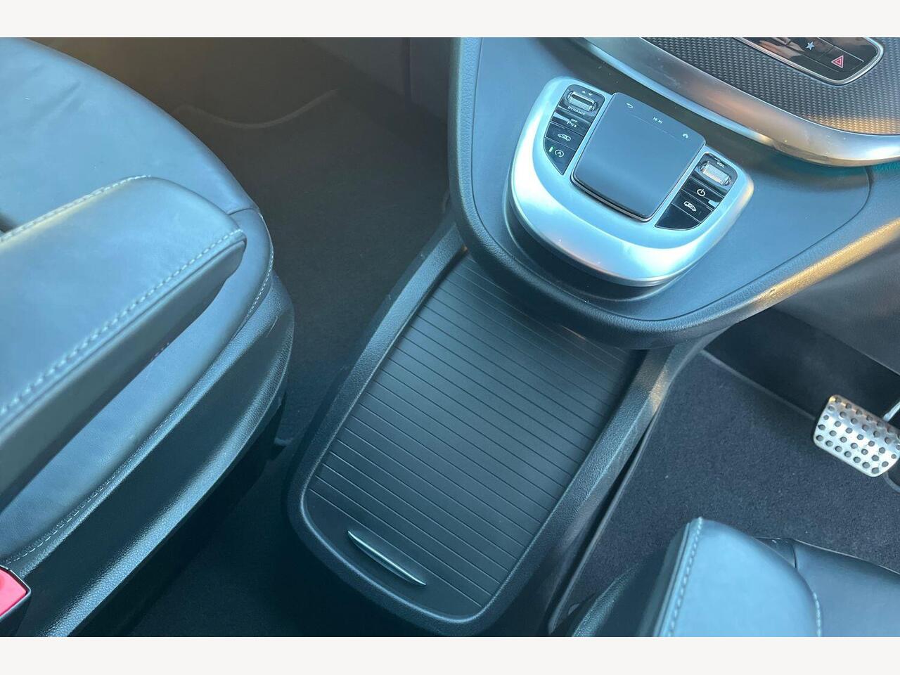 Used Mercedes-Benz V-Class 2024 for sale - 77855399: Photo 8