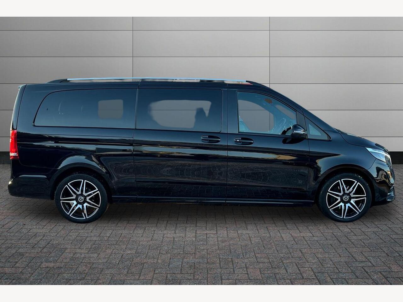 Used Mercedes-Benz V-Class 2024 for sale - 77528627: Photo 3