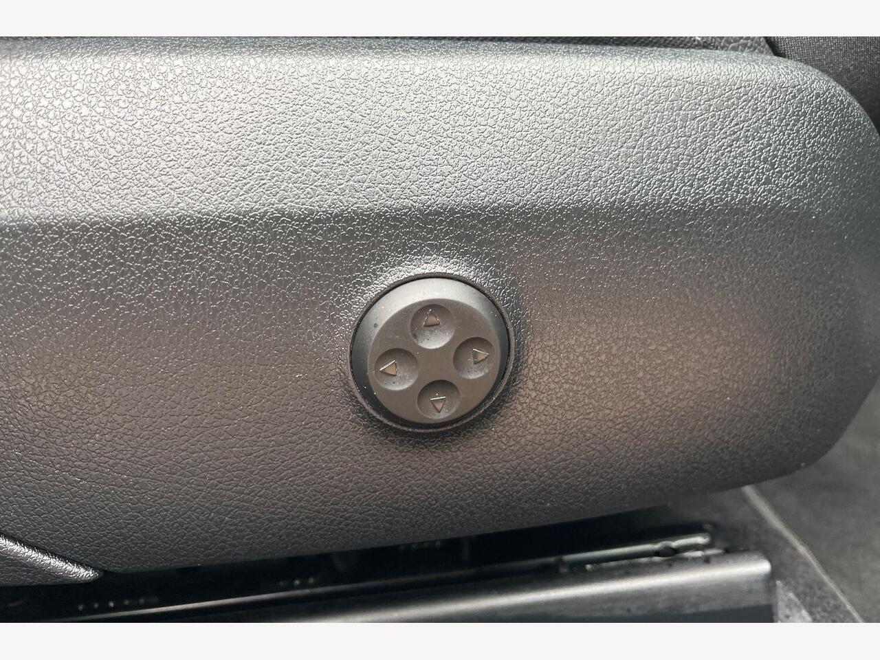 Used Mercedes-Benz GLC 2024 for sale - 76678349: Photo 16