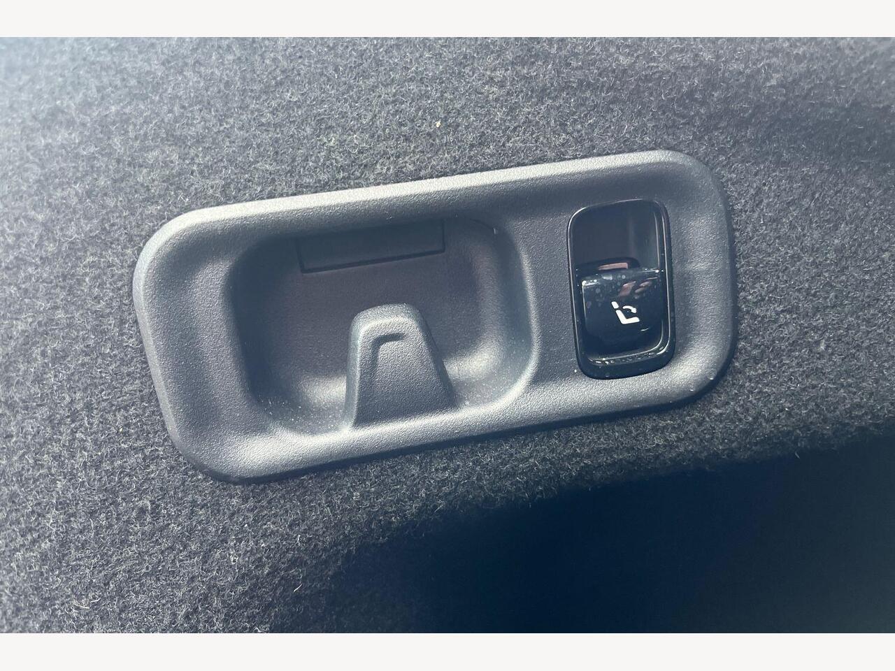 Used Mercedes-Benz E Class 2025 for sale - 77739855: Photo 14