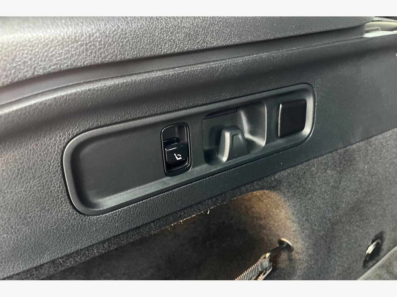 Used Mercedes-Benz GLC 2024 for sale - 77332741: Photo 14