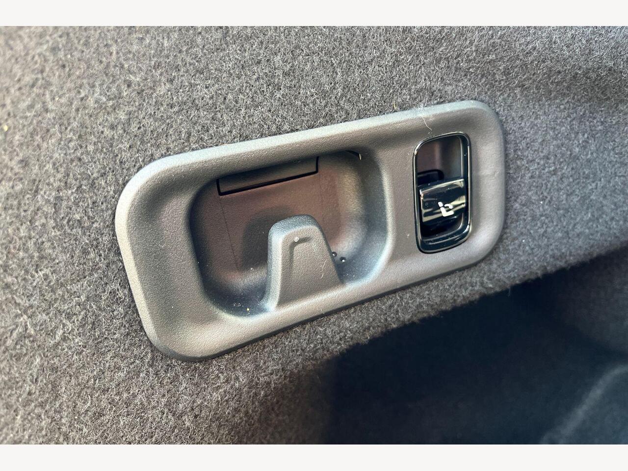 Used Mercedes-Benz E Class 2025 for sale - 77972406: Photo 17