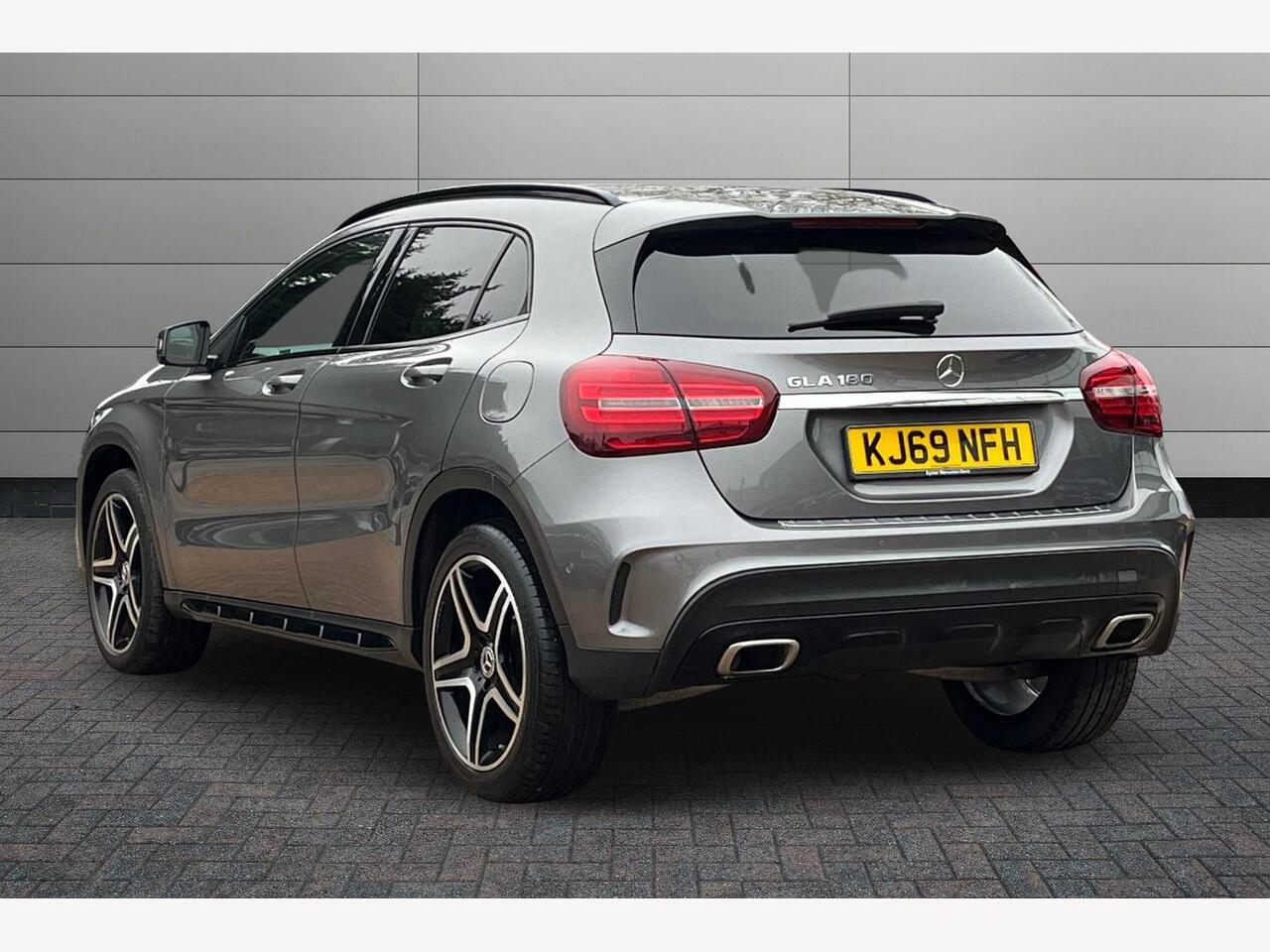 Used Mercedes-Benz GLA 2020 for sale - 77910918: Photo 2