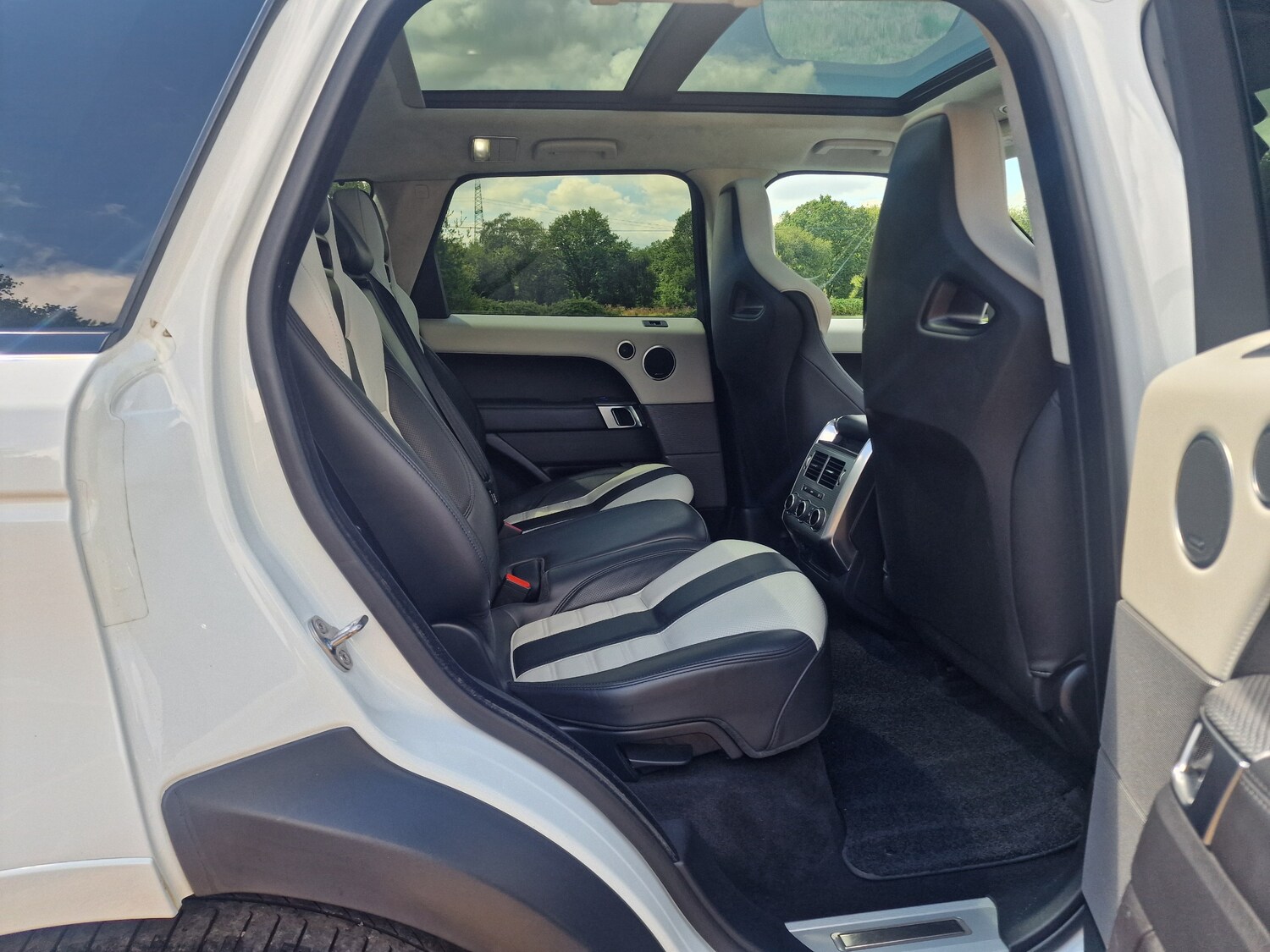 Used Land Rover Range Rover Sport 2017 for sale - 76647311: Photo 35