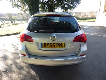 Used Vauxhall Astra 2015 for sale - 77520070: Photo