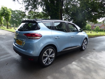 Used Renault Scenic 2017 for sale - 78628995: Photo