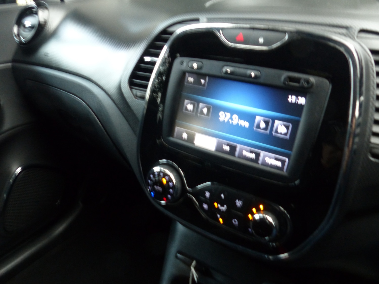 Used Renault Captur 2015 for sale - 76819759: Photo 8