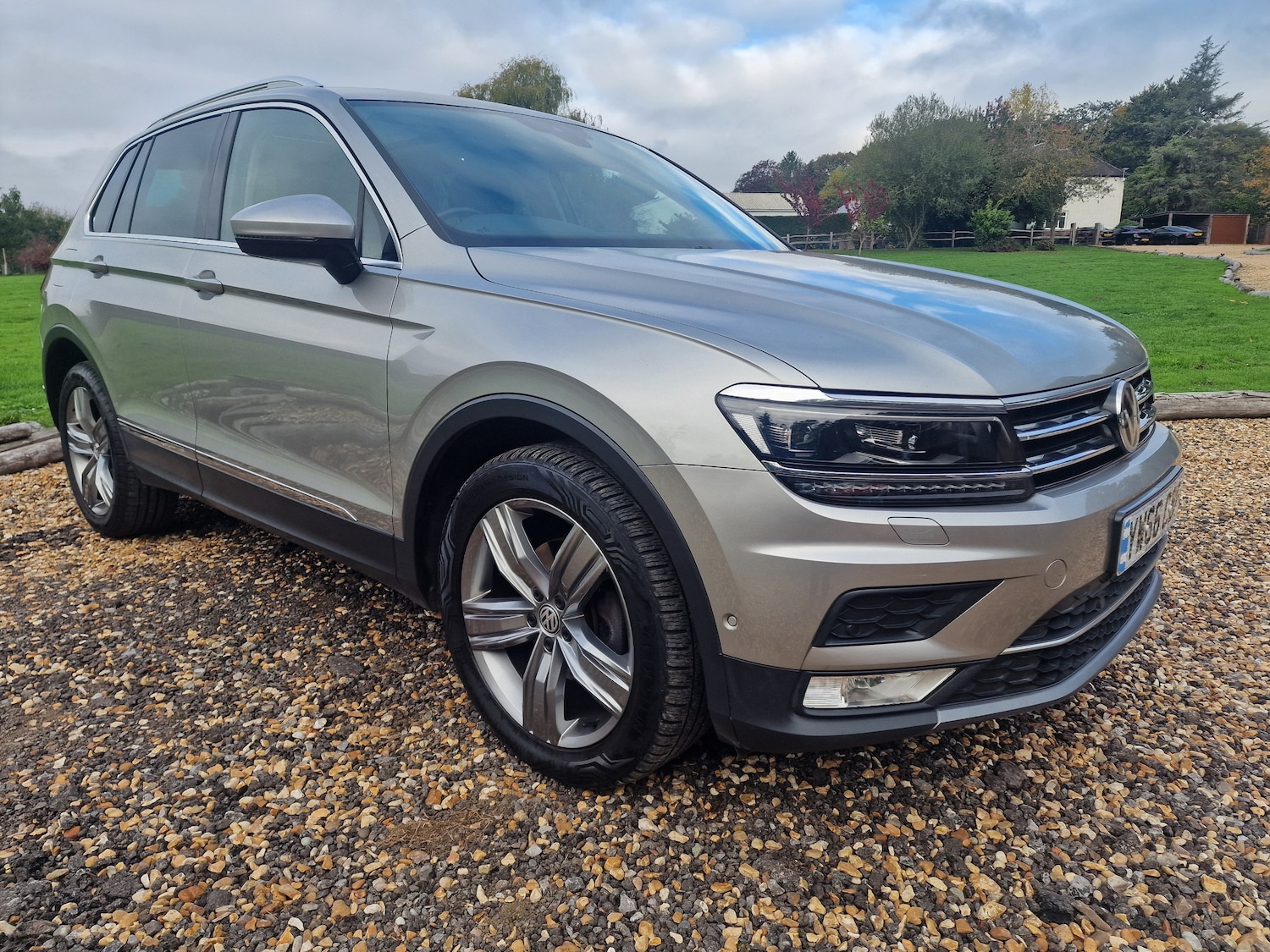 Used Volkswagen Tiguan 2017 for sale - 76647314: Photo 1
