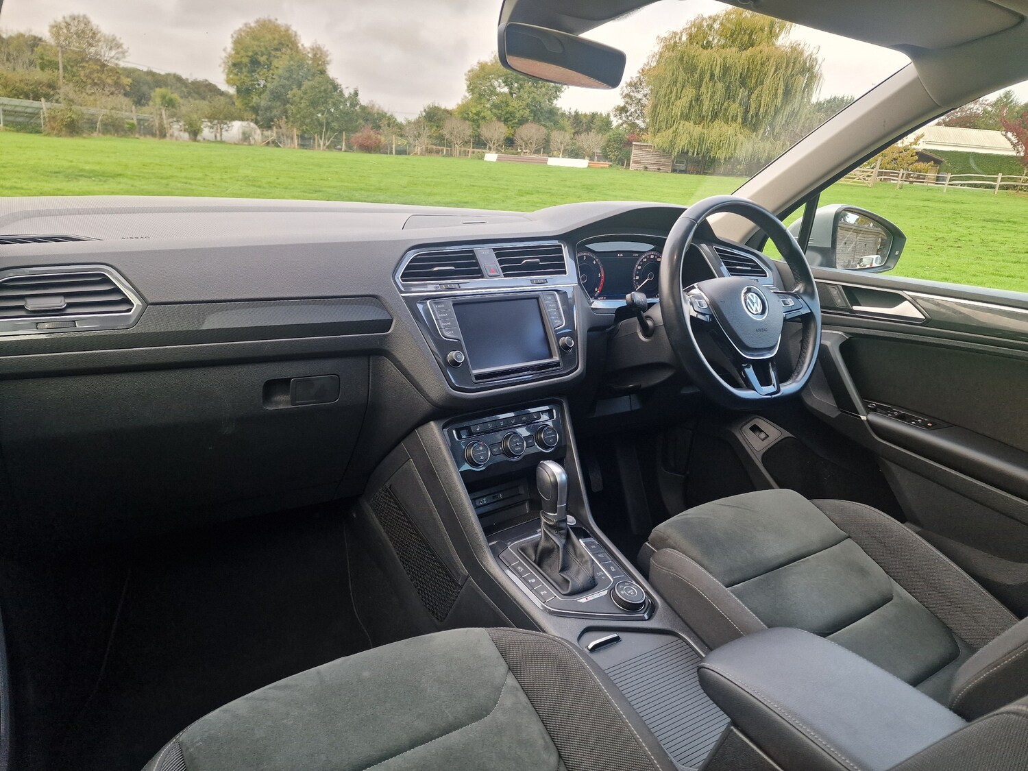 Used Volkswagen Tiguan 2017 for sale - 76647314: Photo 35