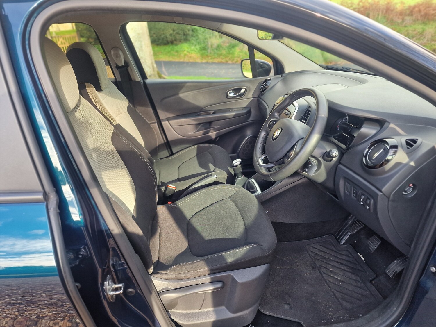 Used Renault Captur 2018 for sale - 76647315: Photo 15