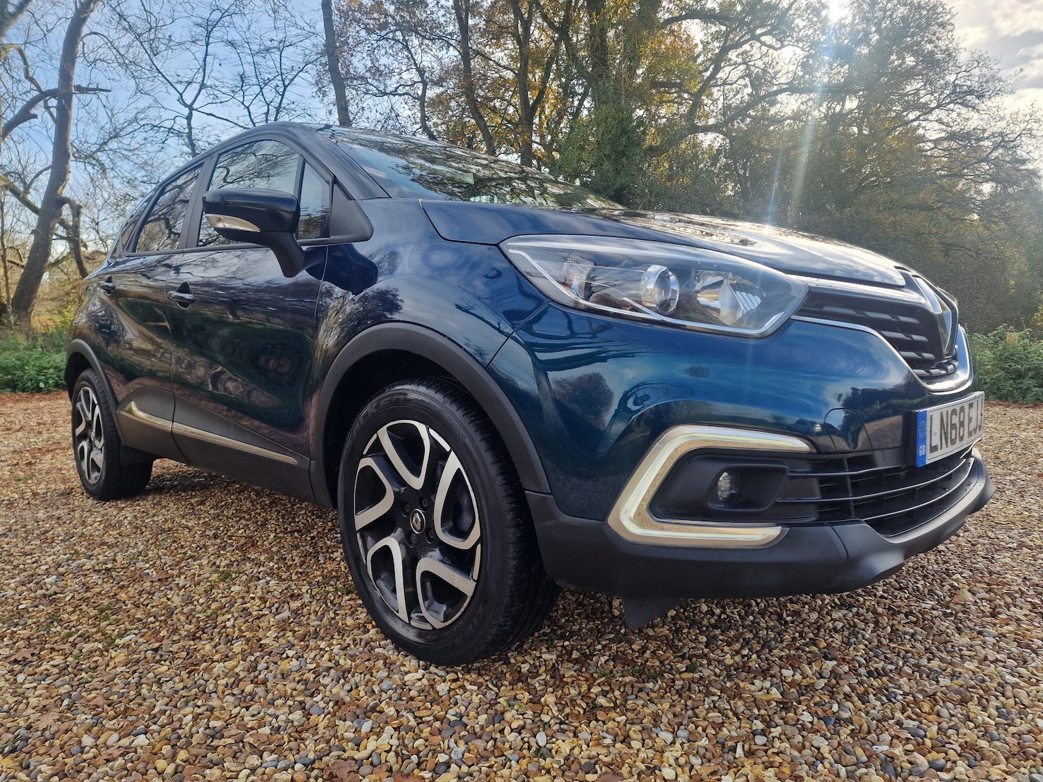 Used Renault Captur 2018 for sale - 76647315: Photo 2
