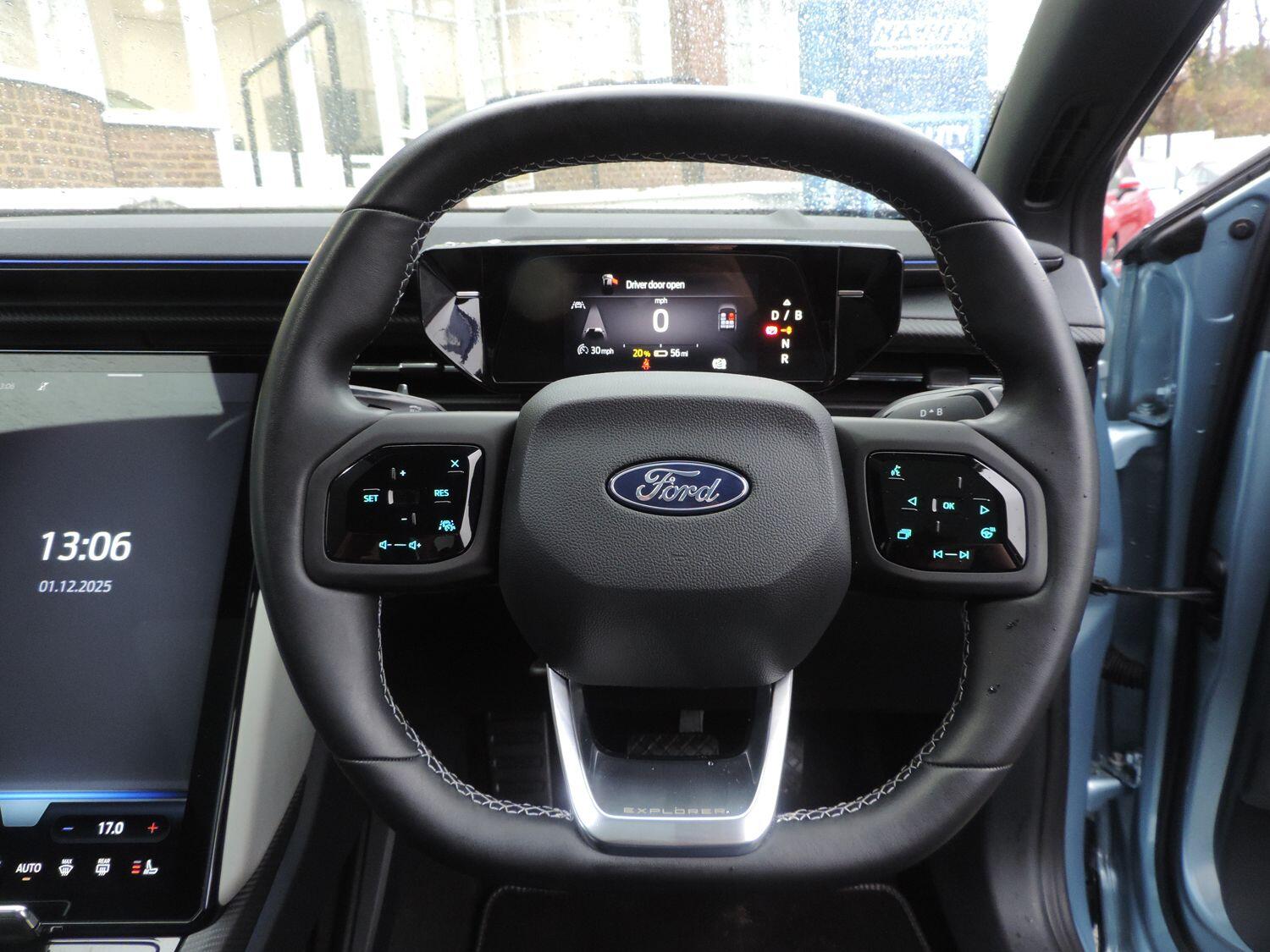 Used Ford Explorer 2024 for sale - 76823521: Photo 32