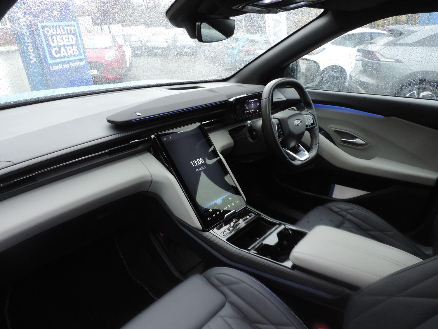 Used Ford Explorer 2024 for sale - 76823521: Photo 4