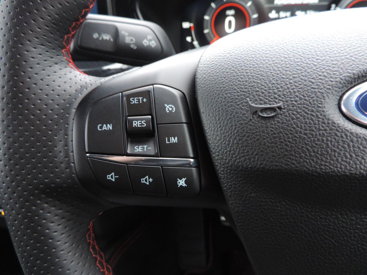 Used Ford Focus 2023 for sale - 76645826: Photo 13