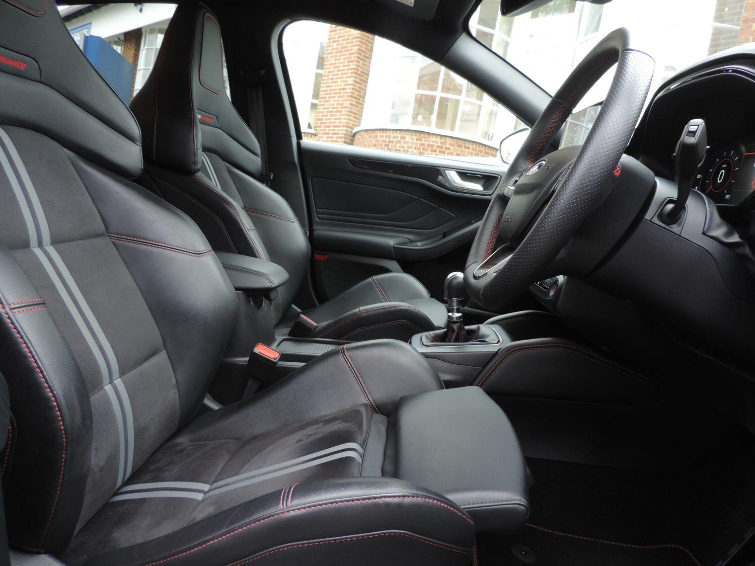 Used Ford Focus 2023 for sale - 76645826: Photo 9