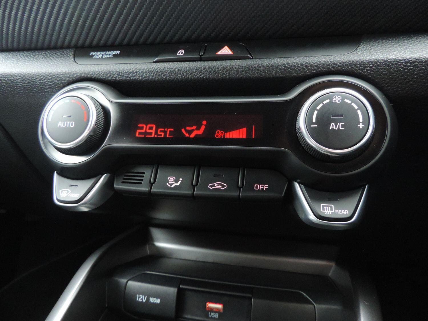 Used Kia Stonic for sale - 77216051: Photo 12