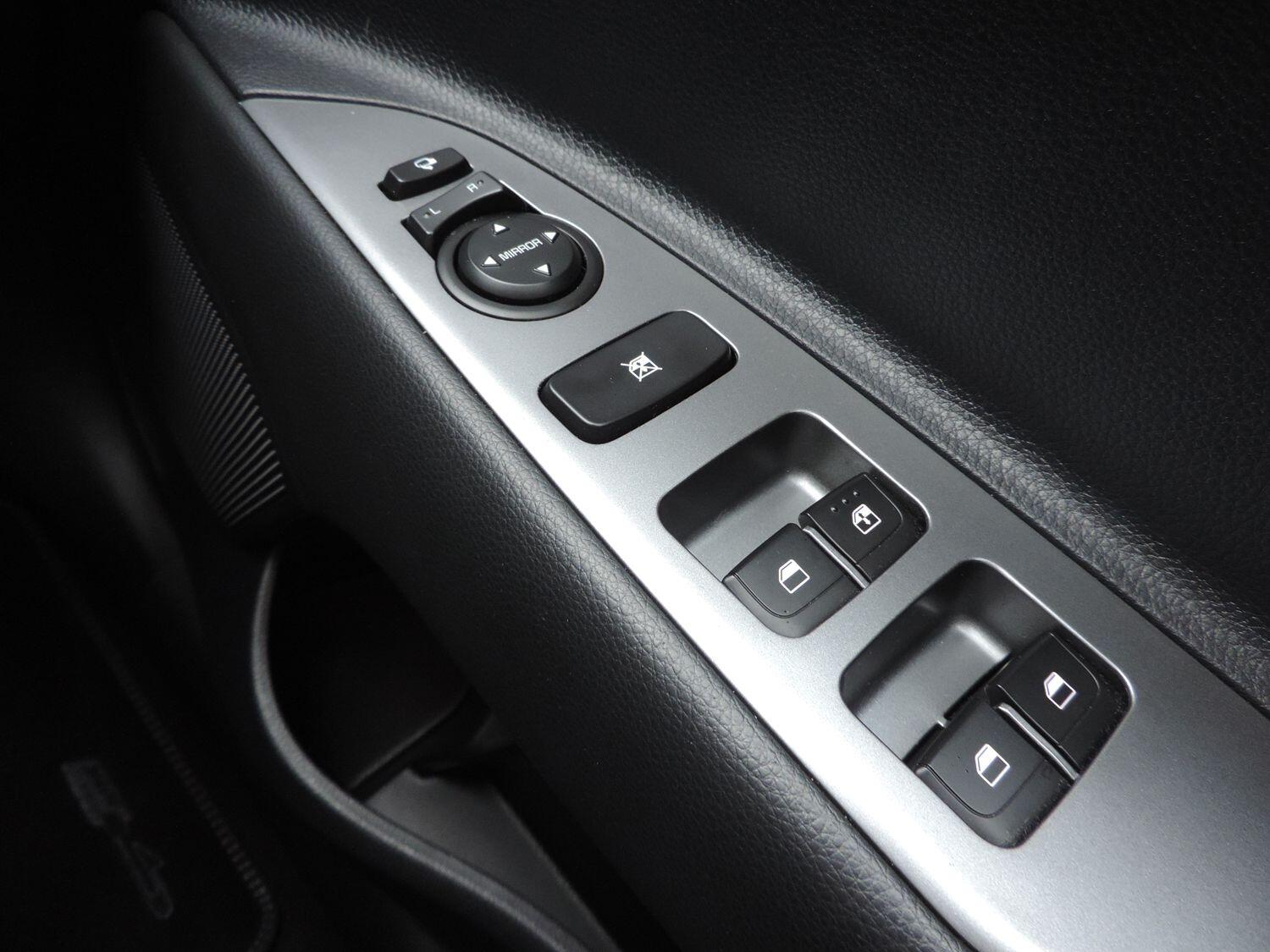 Used Kia Stonic for sale - 77216051: Photo 16