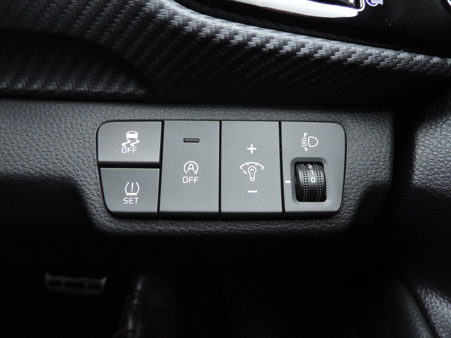 Used Kia Stonic for sale - 77216051: Photo 17