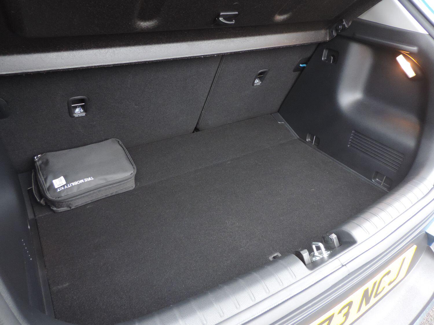 Used Kia Stonic for sale - 77216051: Photo 31