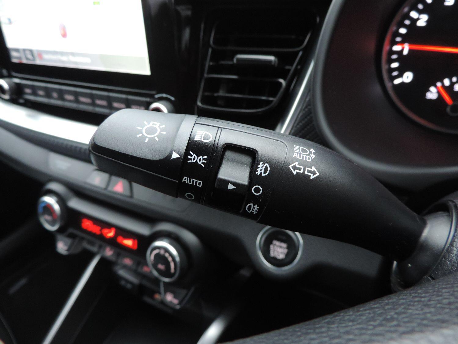 Used Kia Stonic for sale - 77216051: Photo 40