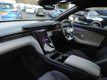 Used Ford Explorer 2025 for sale - 76832310: Photo