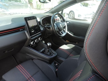 Used Renault Clio 2023 for sale - 75720735: Photo