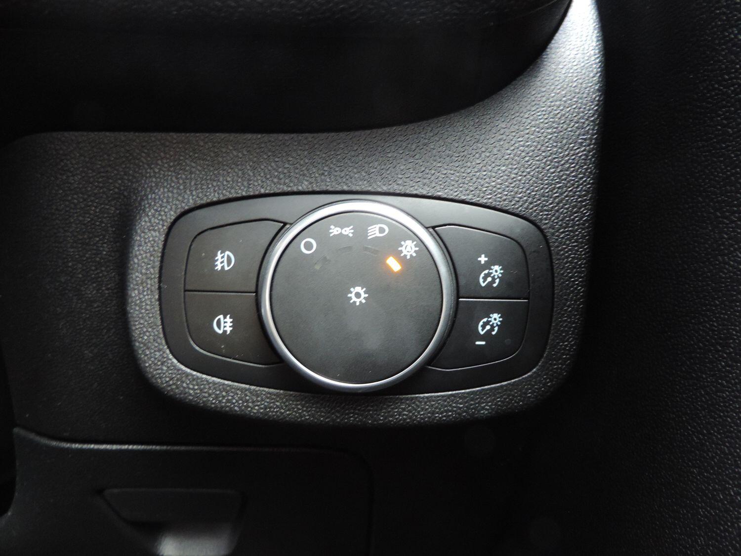 Used Ford Fiesta 2018 for sale - 77376638: Photo 11