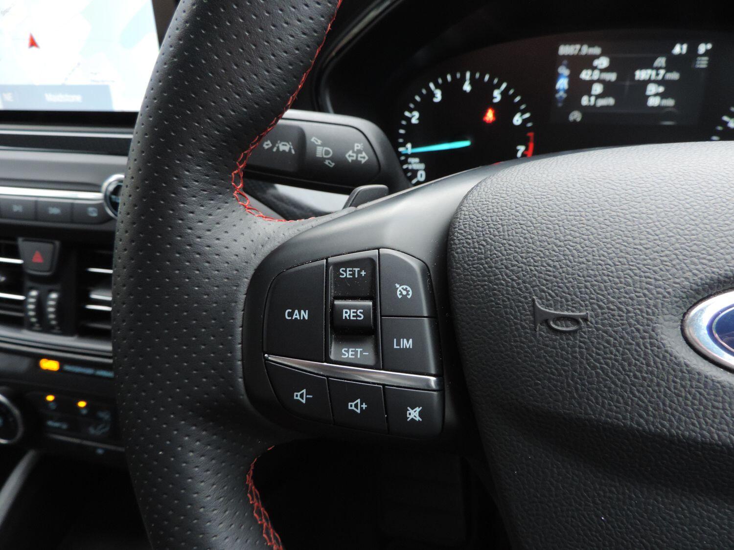 Used Ford Focus 2021 for sale - 76989695: Photo 11