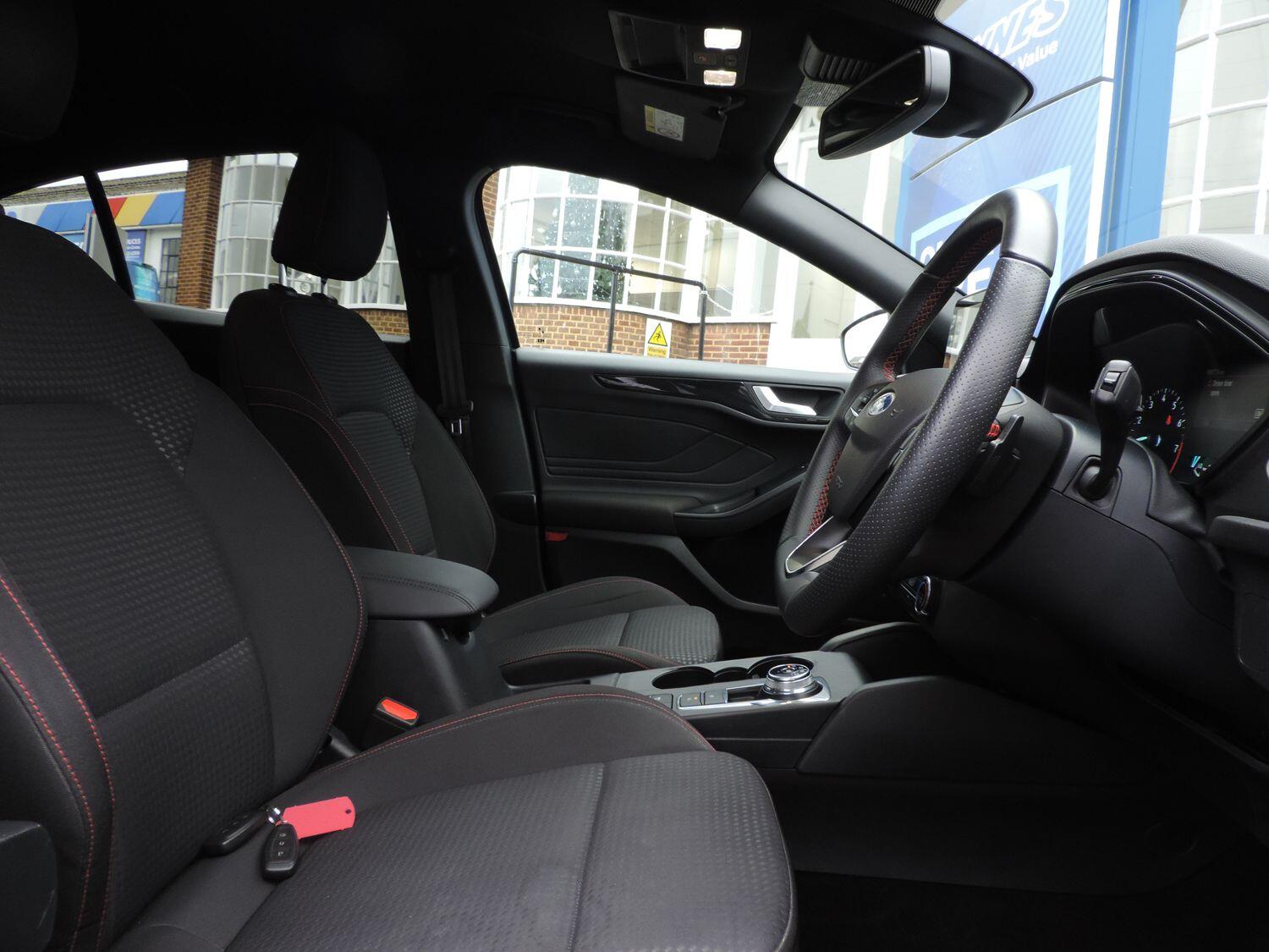 Used Ford Focus 2021 for sale - 76989695: Photo 8