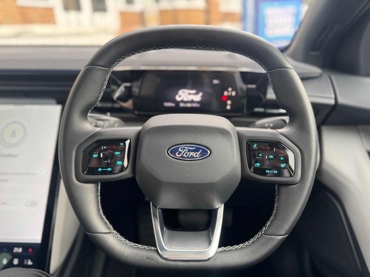 Used Ford Explorer 2024 for sale - 77978206: Photo 4