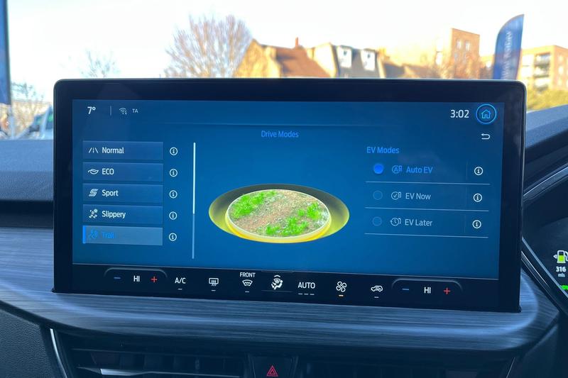 Used Ford Kuga 2025 for sale - 76782259: Photo 29