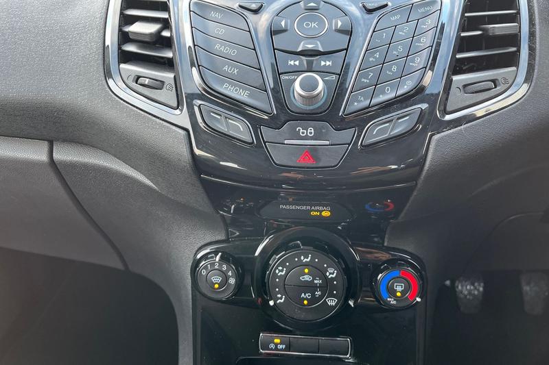 Used Ford Fiesta 2017 for sale - 77176424: Photo 27