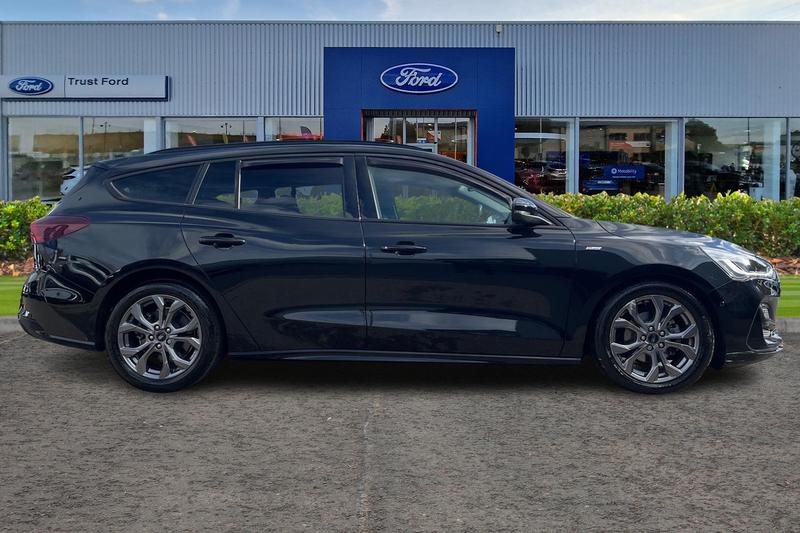 Used Ford Focus 2022 for sale - 76445339: Photo 3